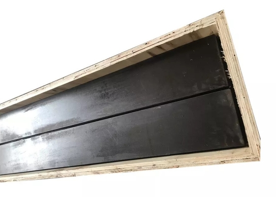 L'alliage de nickel plaque l'Invar 36 utilisé pour les contrôles d'avions et la radio et les appareils électroniques