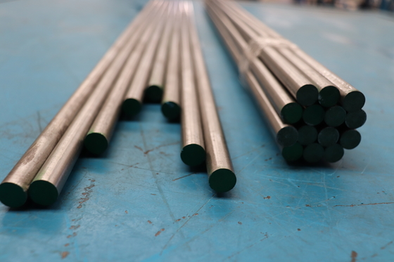 Traitement thermique de surface brillante Matériau de base KCF pour broches et manches KCF