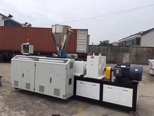 Extrudeuse à vis unique SJ75 pour l'extrusion de tuyaux et de feuilles