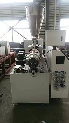 Extrudeuse à vis unique SJ75 pour l'extrusion de tuyaux et de feuilles