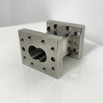 Bimétallique alliage PE feuille vis et fût pour machines en plastique extrudeuse à double vis Barils de machine de segment