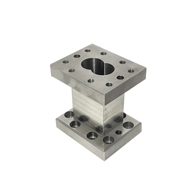 Résistant à l'usure Bimetallic Barrel de vis pour la machine de moulage par injection plastique extrudeuse