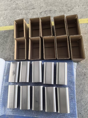 Résistant à l'usure Bimetallic vis de tonneau de doublure Pour la machine de moulage par injection plastique extrudeur