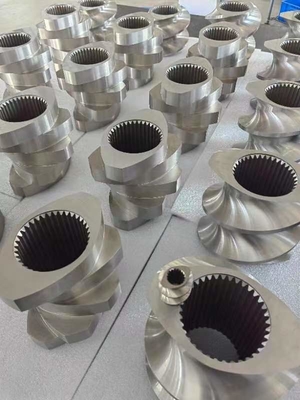 Éléments de vis bimetalliques pour petites machines de moulage par injection de plastique