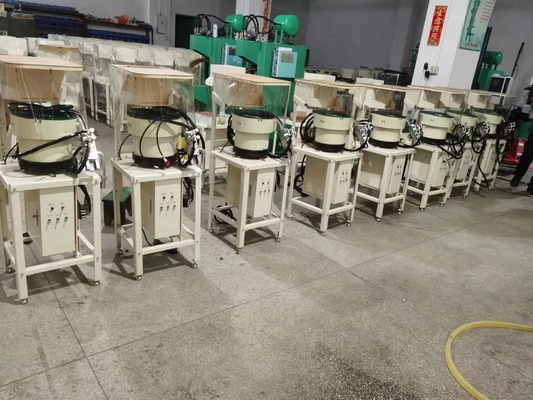 Appareil d'alimentation automatique à écrous d'alimentation à bol vibrant pour le matériau d'électrode de soudage au point avec un fonctionnement facile