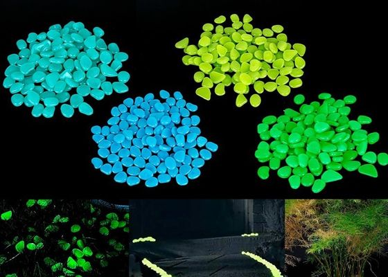 Cailloux luminescents rougeoyants en plastique de revêtements bétonnés