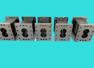 Éléments jumeaux parallèles Pip Sheet Extruder bimétallique de baril de vis de Berstoff