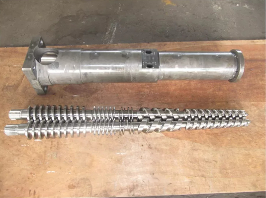 Alliage bimétallique de baril jumeau conique de vis pour l'extrusion de tuyau